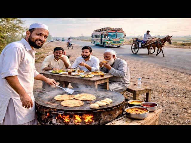 Roadside Cheap Desi Nashta Street Food in Pakistan 😍| Pakistani Poor People Eat This Street Food