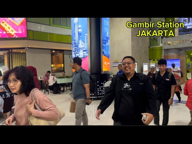 The Unique Aspects of Jakarta's Gambir and Senen Stations Today: Why Are They Similar Yet Different?