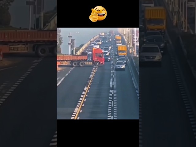 Merging like a boss! 😎🛣️🚛💨 innofys.io #truckdriver #lkw #camion #bigrig #automobile #job #work #ets2