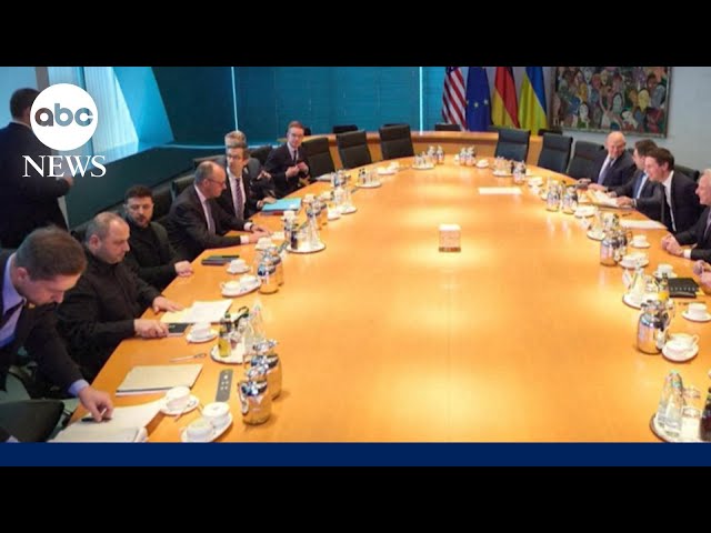 US officials meet with Zelenskyy for new round of peace talks