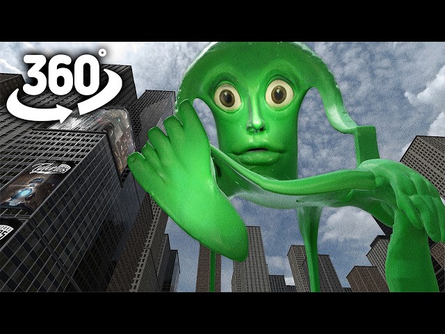 Giant Karkerkar Kurkur in the City! | 360° VR Animation
