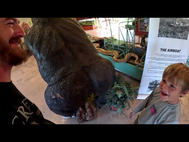 EVERGLADES Camping Trip (Part 3): Morning Food, Morning Fish & Skunk Ape HQ Tour