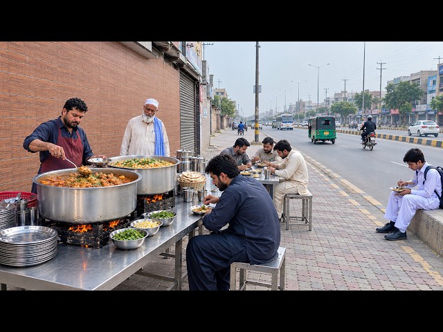 CAN YOU BUY PAKISTANI STREET FOOD FOR JUST RS 50? 😋 | GIANT CHANAY BREAKFAST | STREET FOOD
