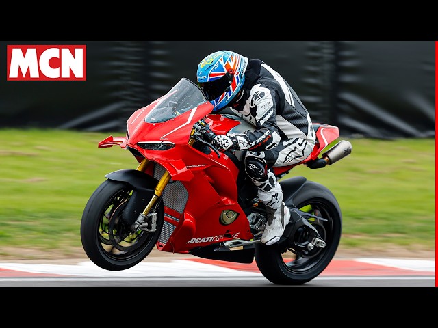 ¿Es esta la superbike definitiva? | Análisis de la Ducati Panigale V4 R 2026 | Reseña de MCN