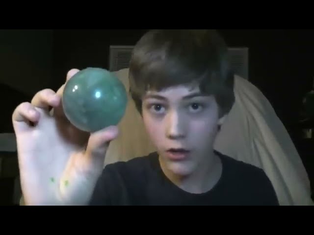 The 4th Dimension Explained by a Student - Dubbed in Spanish