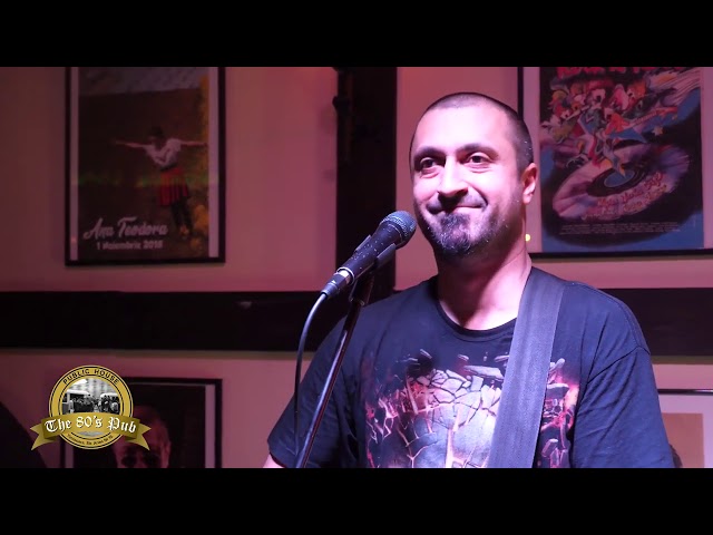 Gili Barbu - Strunga - Acoustic cover (Live @ 80's Pub)