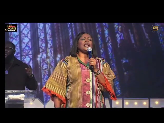 WATCH SINACH LIVE IN THE USA TOUR