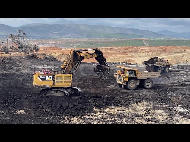 CAT 6040 Feeding the Coal Haul Fleet