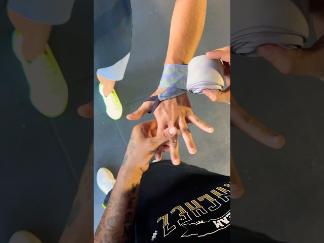 How to wrap your hands 📝 #boxing #tutorial #foryou #teamsanchez