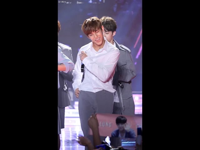 160506 세븐틴 (SEVENTEEN) 아낀다(Adore U) [민규] 직캠 Fancam (2016서울걸즈컬렉션) by Mera