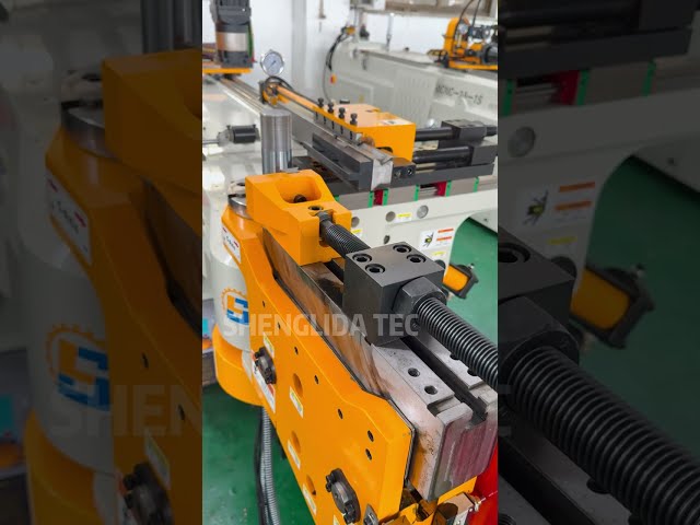Automatic installation of the CNC pipe bending machine mold and program debugging