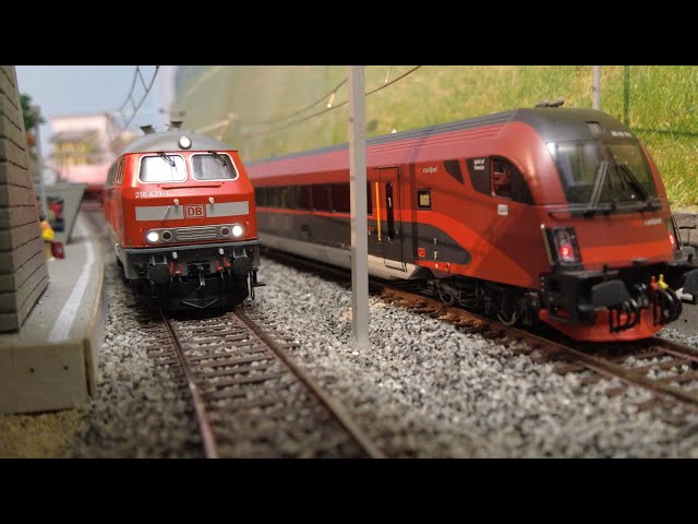 Modelleisenbahn H0 - Sandra, Babsi und eine BR 218 - Fahrvideo Juni 2026 