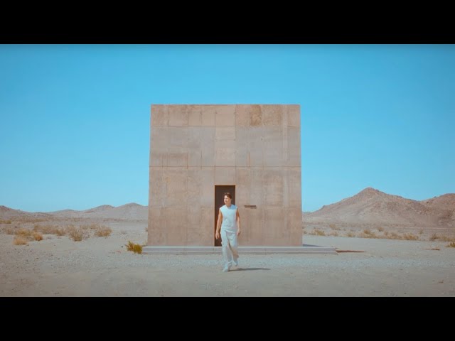 John Summit - crystallized (feat. Inéz) [Official Lyric Visualizer]