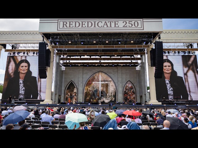 Cissie Graham Lynch Urges Thousands to Rededicate America to God in Washington, D.C.