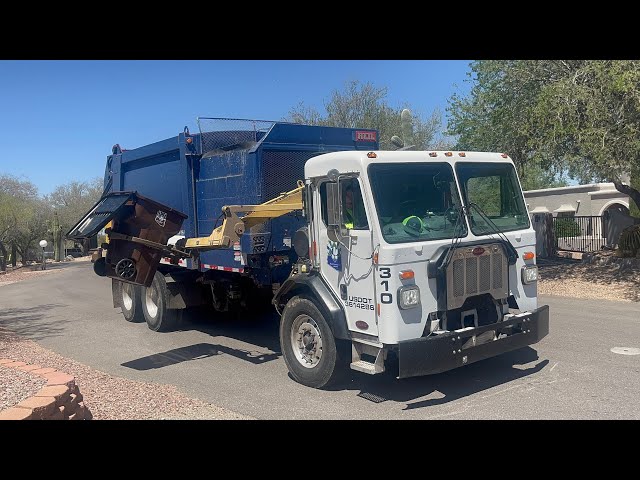 Waste Connections of Arizona Revving Peterbilt 520 Python