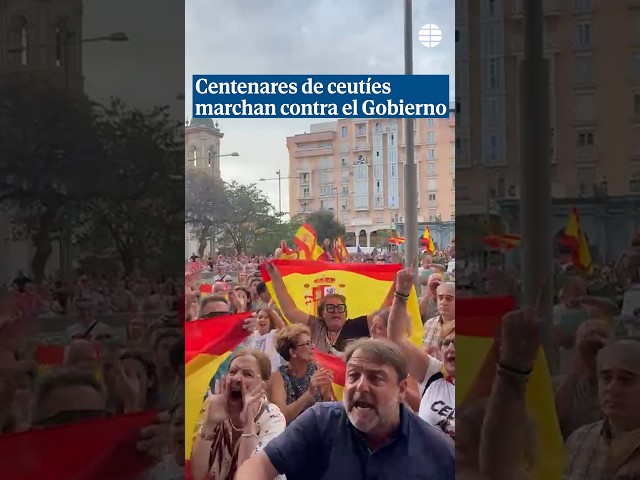 Massive protest in Ceuta against the Government's handling of the migration crisis #Ceuta