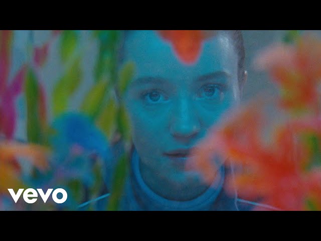 Sigrid - Don't Feel Like Crying (Official Video)