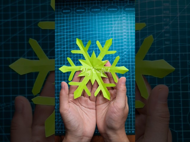 5-Seconds Paper Snowflake Craft | Quick Holiday DIY Project #diy #tutorial #origami