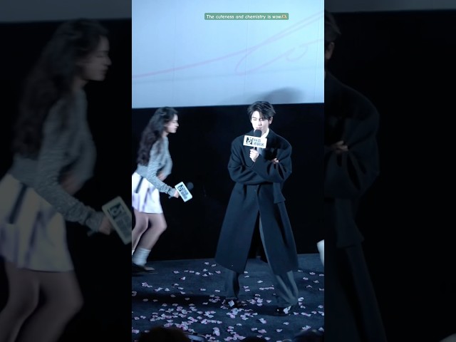 Zhang Linghe and Xu Ruohan’s Sweet Chemistry🫶🏻 #thebestthing #zhanglinghe #xuruohan #shorts #viral