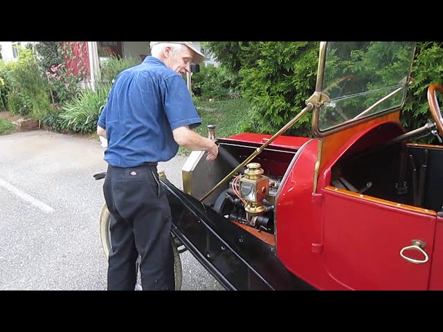 Starting a 1911 Hupmobile "Torpedo" Automobile