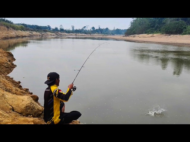 Such a hot fishing spot..!! Why is no one else here reeling in non-stop catches?