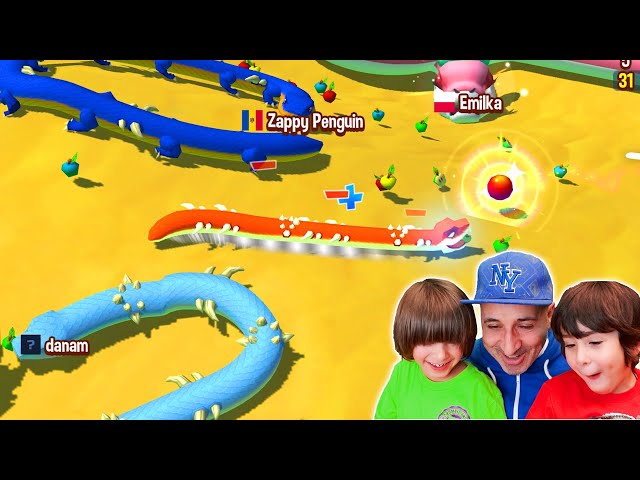 Cuidado con las SERPIENTES!! Dani y Evan juegan Snake rivals en el IPAD