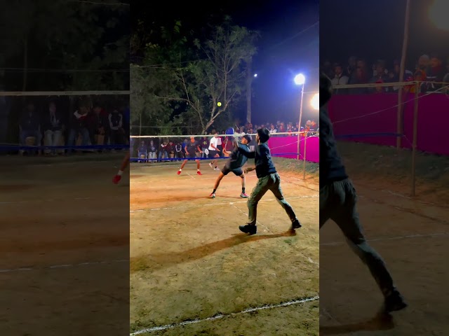 #outdoorbadminton #badmintonhighlights #badmintonlovers #badmintonindonesia #trickshots #shorts #bwf