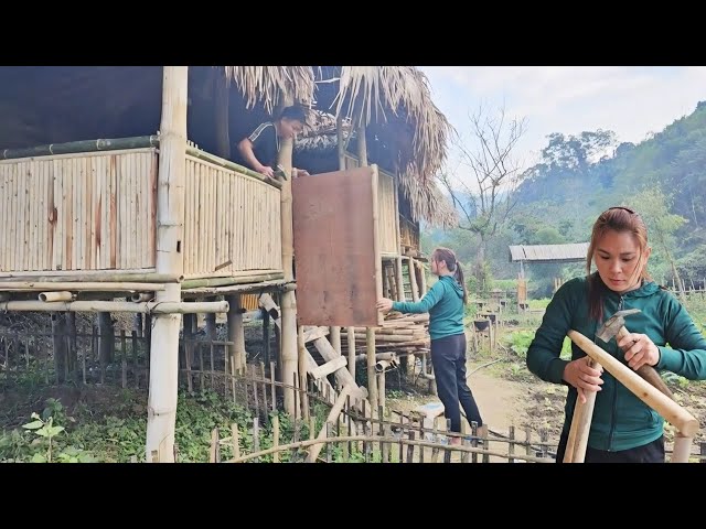 On their day off, VONG and LUYEN repaired the house door