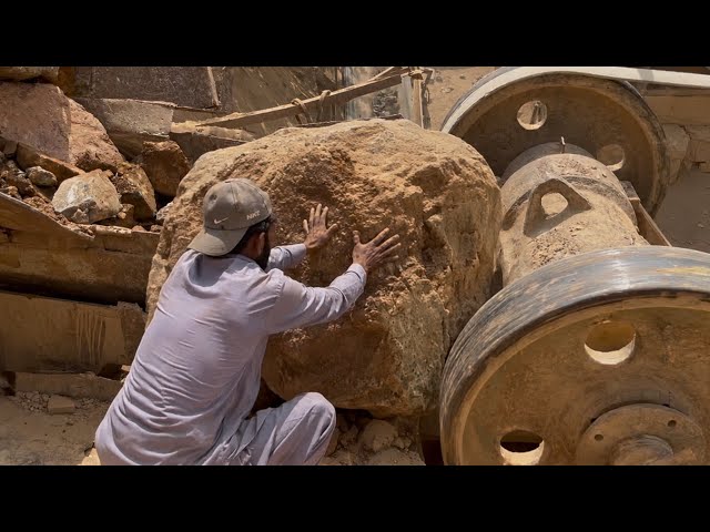 🔥” How powerful Jaw crusher machine work Giant in Action crusher #rockcrusher 👹