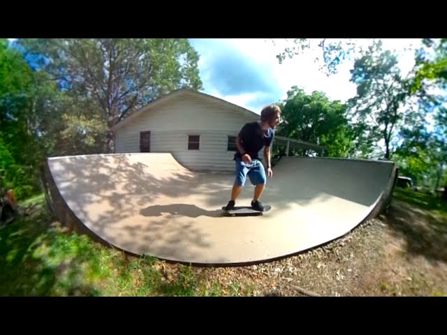 360 Video - Mini Ramp Skateboarding