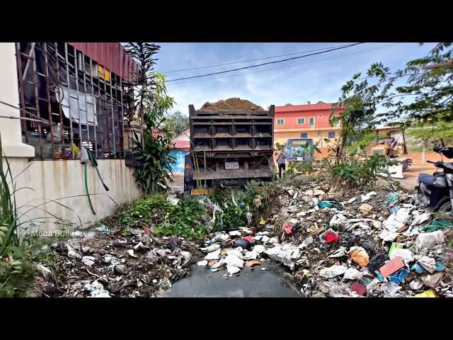 First Start A New project!! Land filling Delete Garbage By Bulldozer with 5ton Trucks