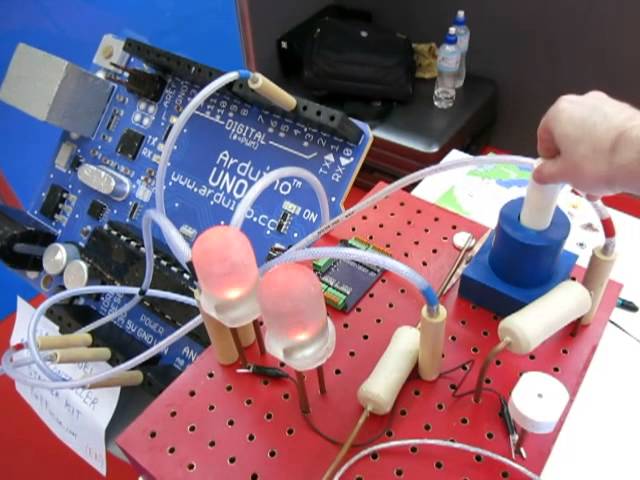 Giant Model Microcontroller Starter Kit - Maker Faire Rome 2013