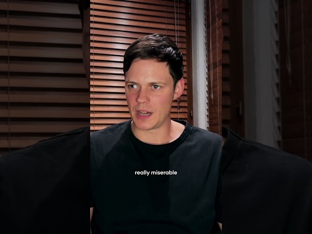 He has layers. #ITWelcomeToDerry #BillSkarsgard #Pennywise #BobGray