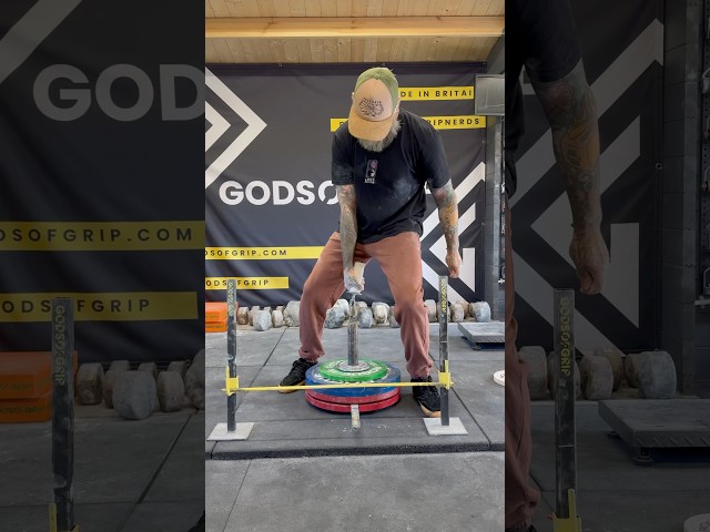 Karl Lifts 105kg on the Vertical Bar (2”) #godsofgrip #grippower