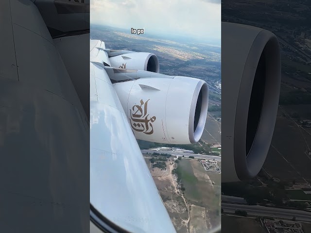 ¿Sabías que está prohibido grabar los motores de los aviones? - Video de humor #humor #aviones