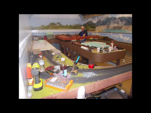 Double-deck layout build: slideshow