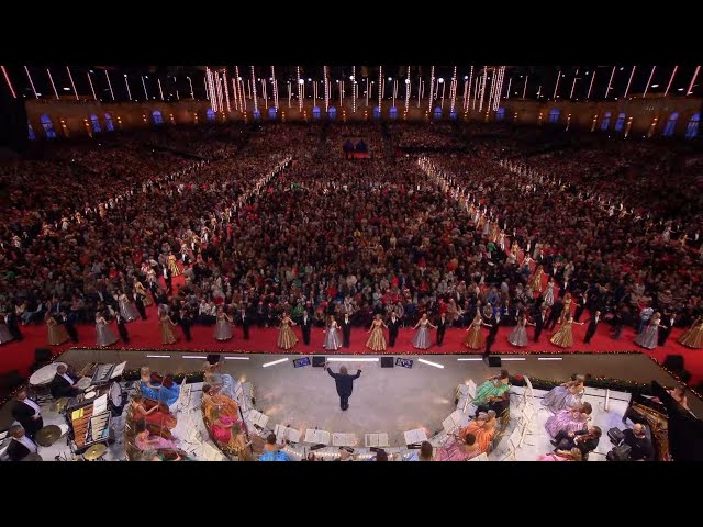 André Rieu - Gold and Silver (feat. 200 Dancers & ice skaters)