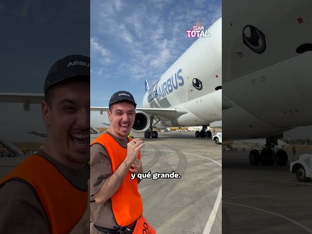 Alex se sube a uno de los aviones MÁS GRANDES del mundo ✈️🤯 ¡¡¡El Beluga!!! 🐋💥 #clan #teamtotal