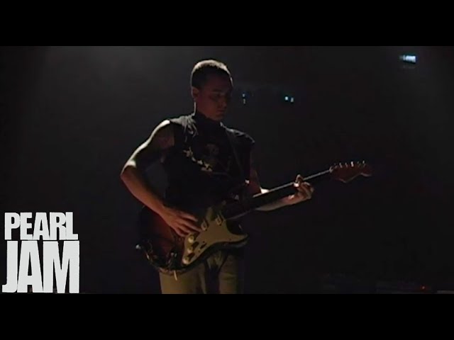 Low Light - Live at Madison Square Garden - Pearl Jam