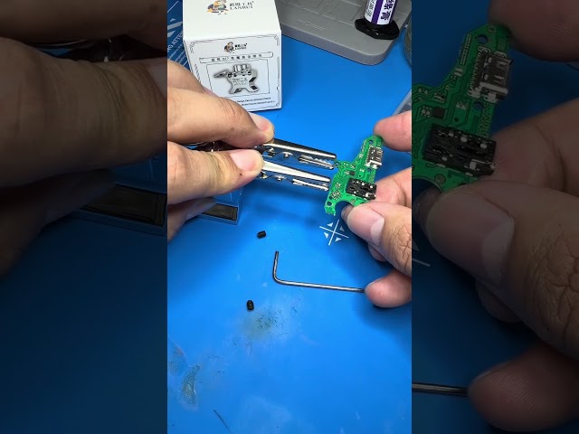Mobile phone repair tools: A multi-functional clamp