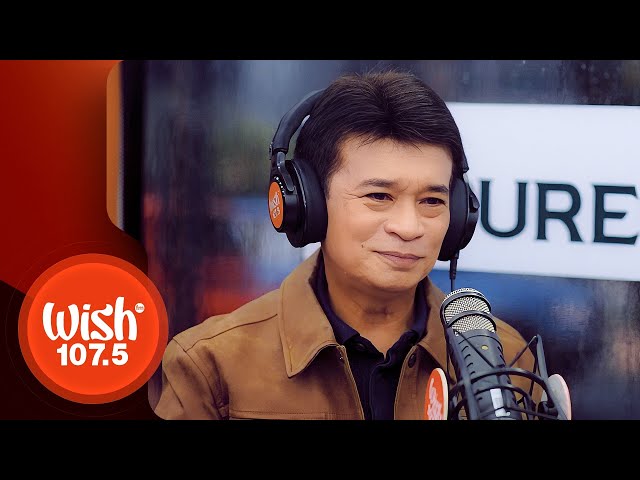 Renz Verano performs "Keep on Loving You (I'm Sad)" LIVE on Wish 107.5 Bus