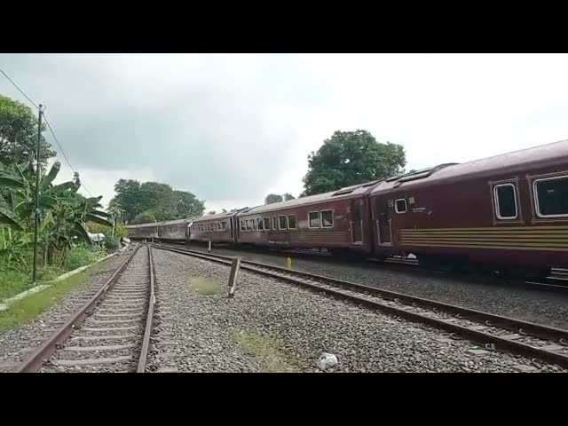 Kereta api Java Priority & Purwojaya Fakultatif