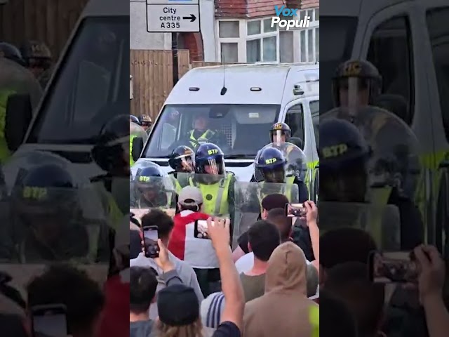 Police RETREAT after RIOTS break out in Southampton at protest for Henry Nowak