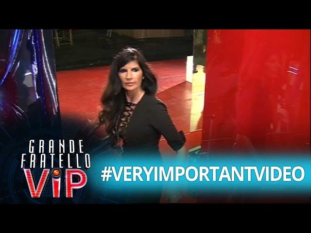 Grande Fratello VIP - 10 ottobre - Pamela Prati in: "Mi prendete le valigie e mi chiamate un taxi?"