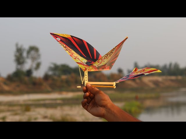 Rubber Powered Hand Throwing Flying Bird Toy | ZERO IDEA