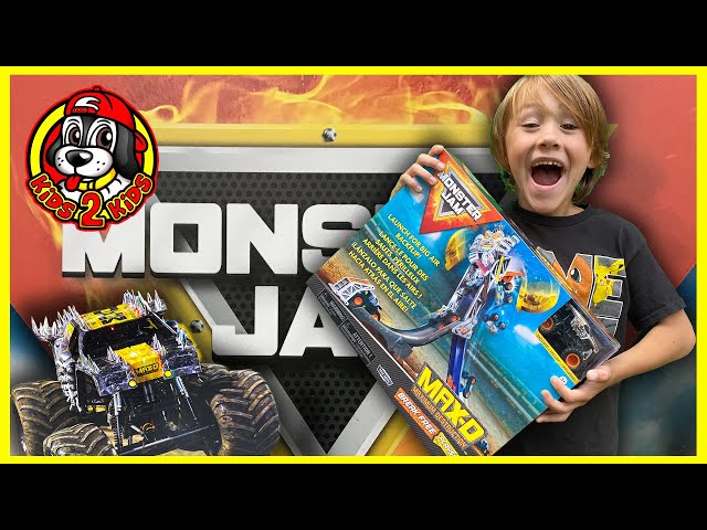 Monster Truck Toys - 📦  UNBOXING New 2020 Monster Jam BREAK FREE Playset with Max D!