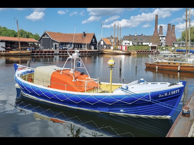 Voormalig Strand reddingboot 10.32