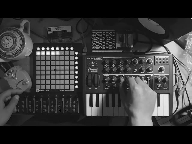 Ableton improvisation no. 3 (Launchpad(95), Microbrute and delay jam)
