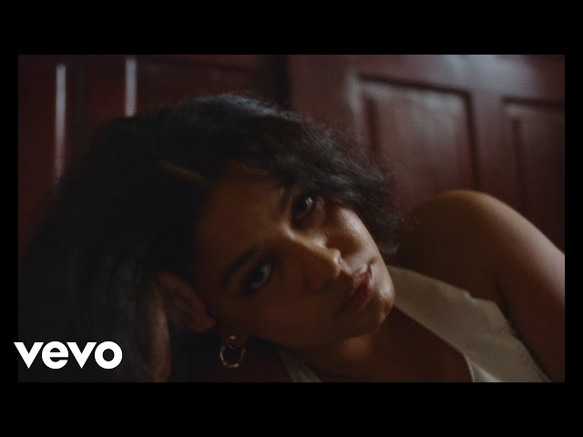 YEИDRY - Mentira (Official Video)