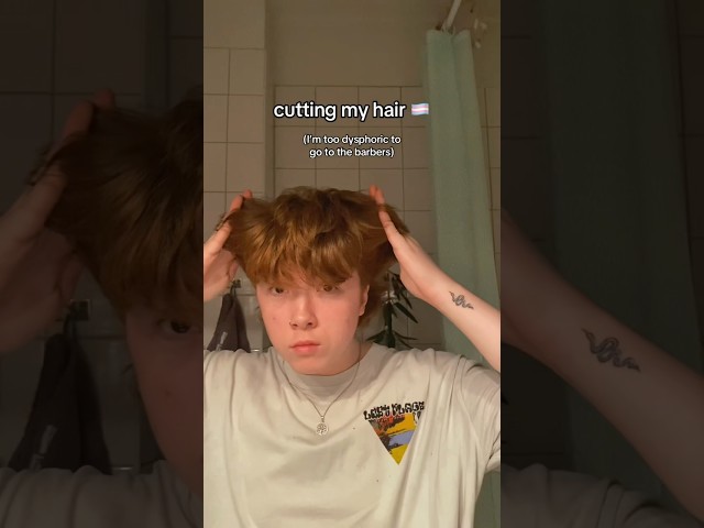 Cutting my own hair #ftm #diy #transman #trans